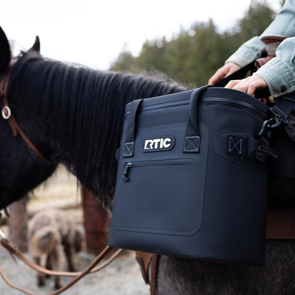 20 Can Waterproof Soft Cooler for Outdoor Travel and Camping